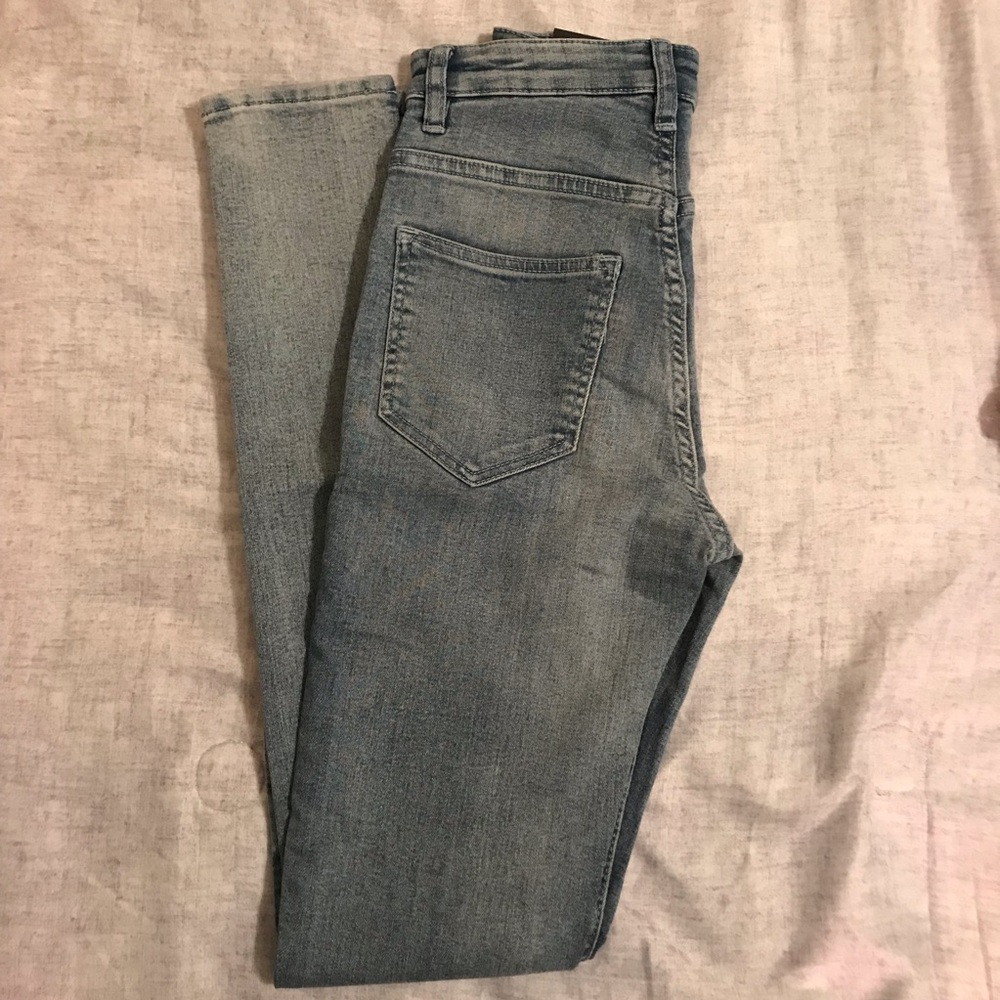 {New} Denim Light Washed Jeans